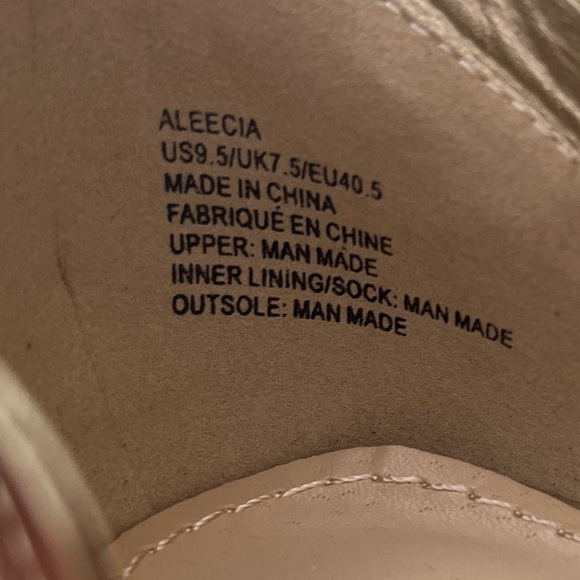 New! Never worn JustFab Gold Aleecia Chunky Heeled Sandals - Picture 10 of 13